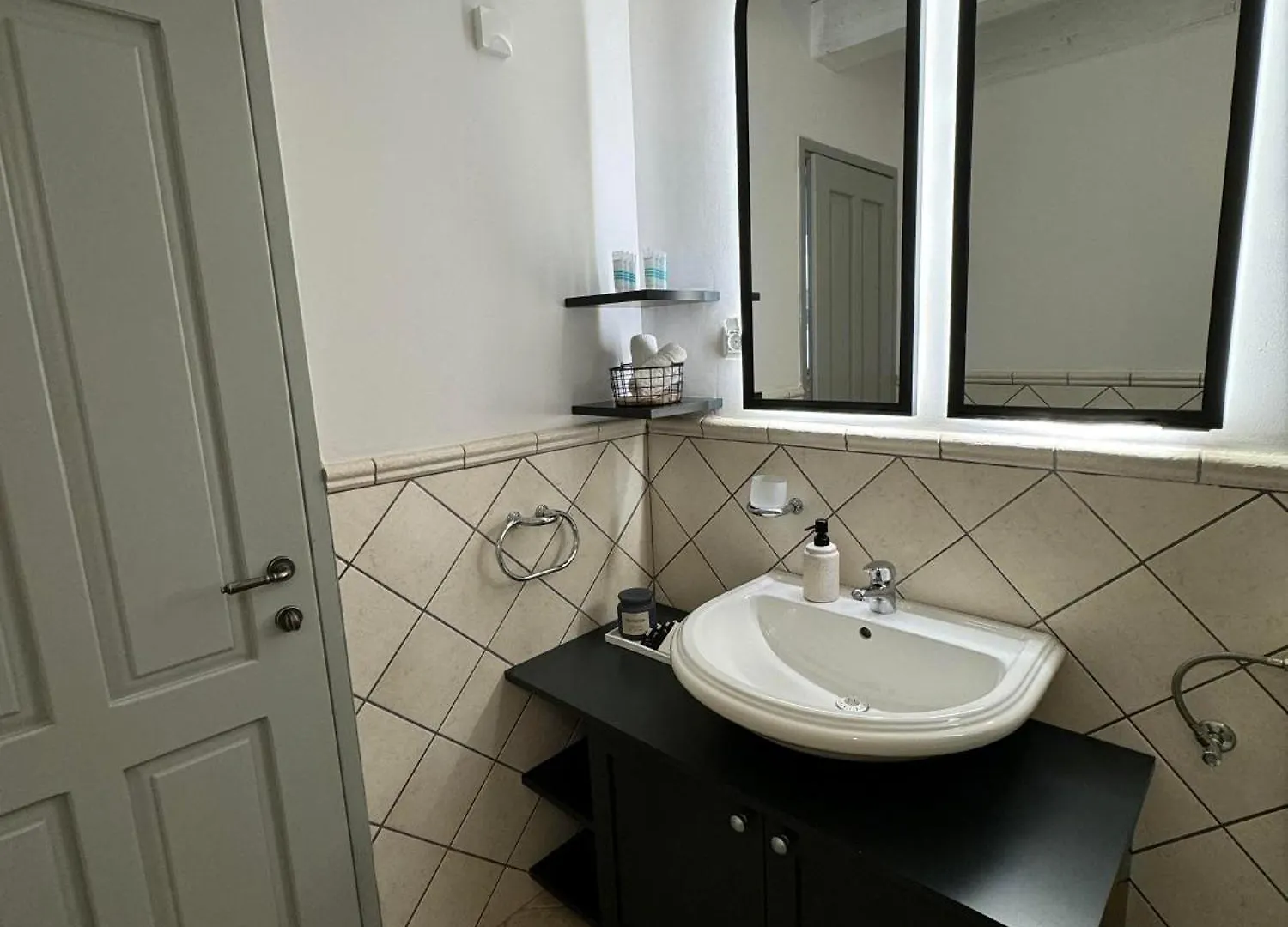 Podgora Experience Suite With Jacuzzi Nerezine Apartment